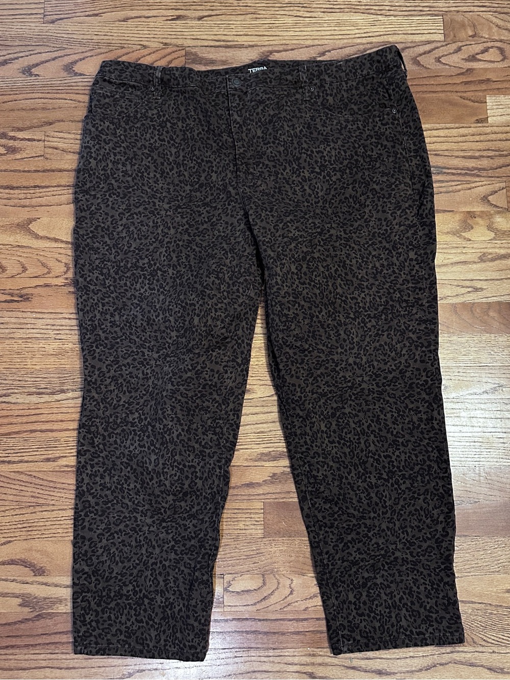 Price firm! NWOT Terra & Sky 24W Leopard Print Jeans